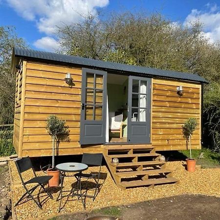 Hettie Luxury Shepherds Hut Semley Exterior foto